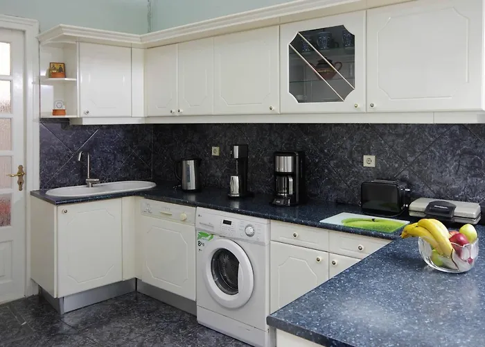 Pefkakia Park Gæstehus 3*