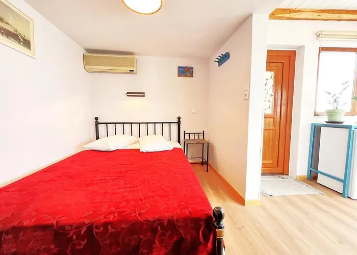 Gæstehus Pefkakia Park