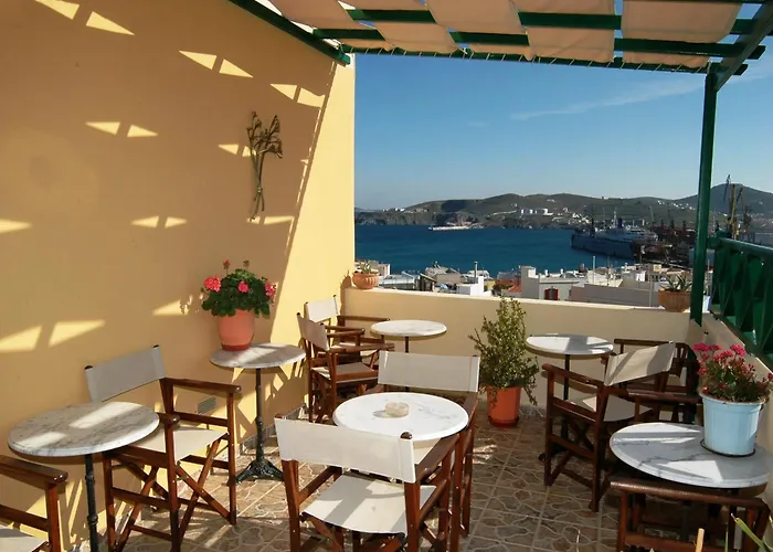 Gæstehus Pefkakia Park Ermoupoli