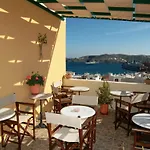Konukevi Pefkakia Park Ermoupoli
