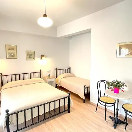 ゲストハウス Pefkakia Park 3*