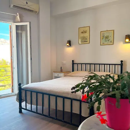 Pefkakia Park エルムポリ