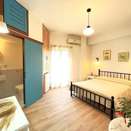 Pefkakia Park エルムポリ