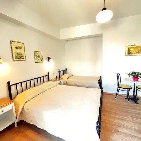 Guest house Pefkakia Park