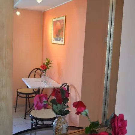 Guest house Pefkakia Park