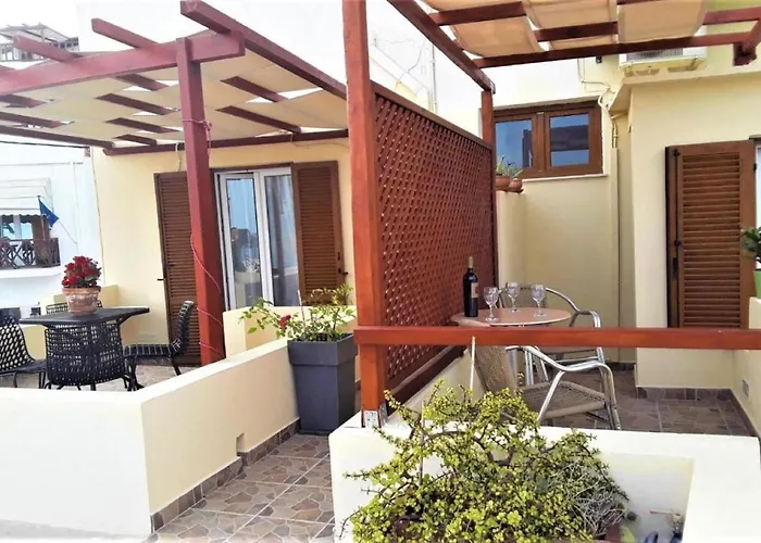 Pefkakia Park Konukevi 3*