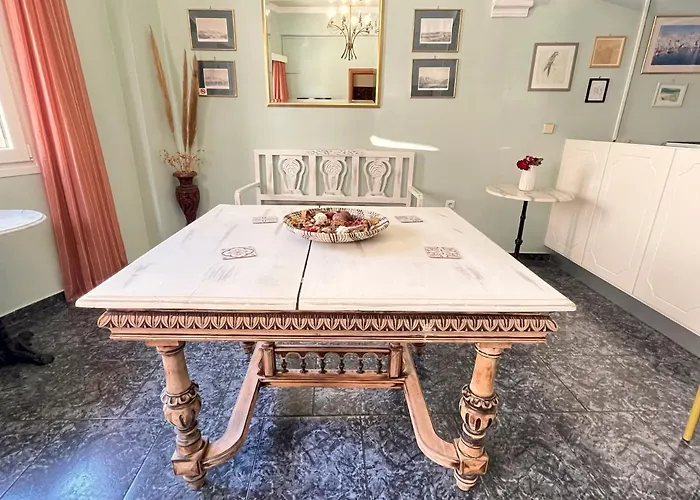 Pefkakia Park Konukevi