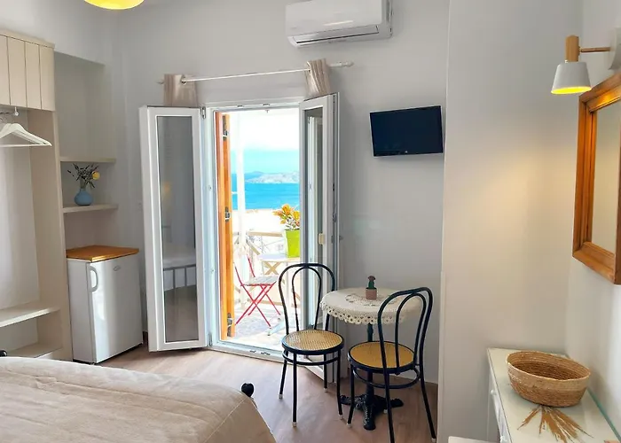 Konukevi Pefkakia Park 3*